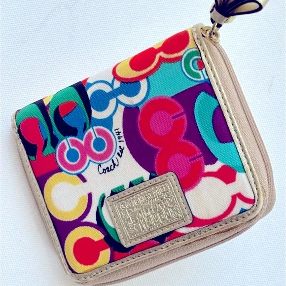 PICK ANY 3 | Coach Poppy “Daisy” graffiti - Picture 9 of 14